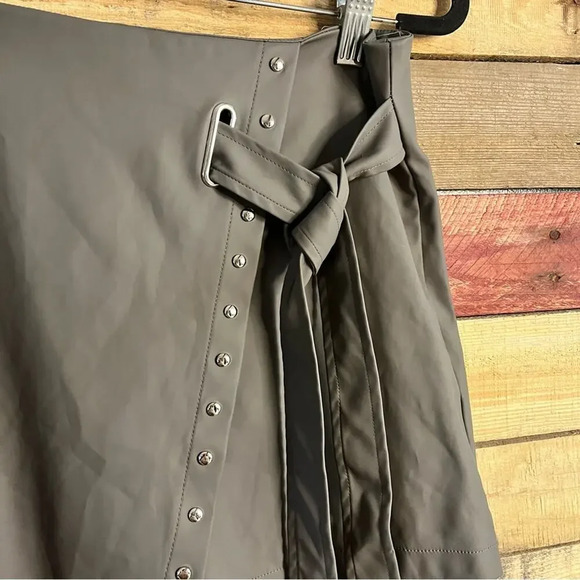 Fashion Nova Gray Studded Skort Size‎ Small - Picture 3 of 9